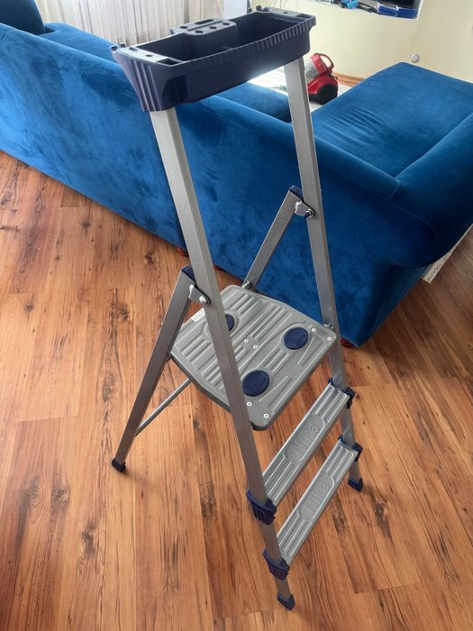 Продаю стремянку "Nika" 3-ступенчатую