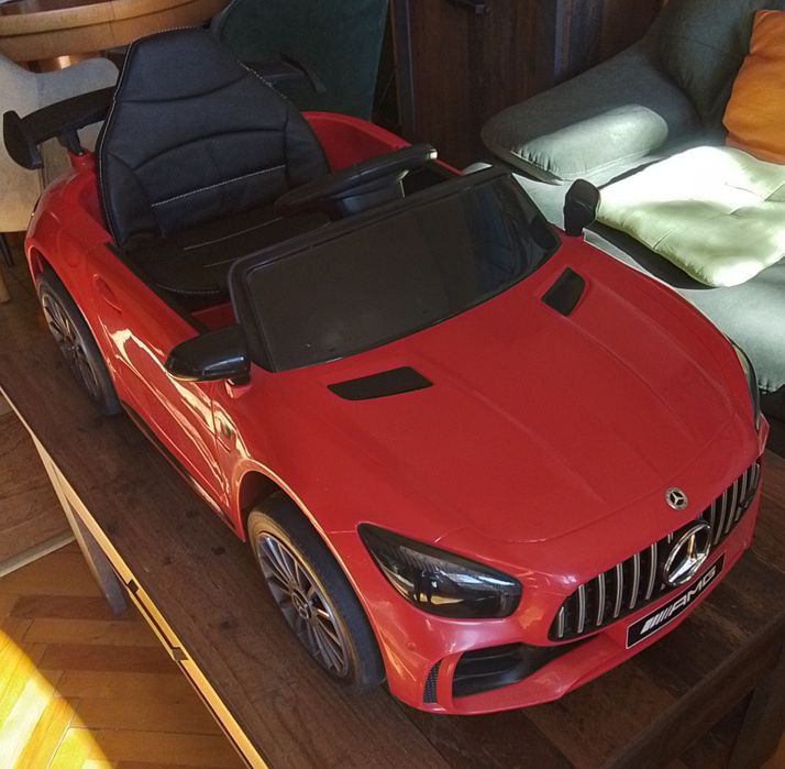 Акумулаторна кола MERCEDES GT с меки гуми