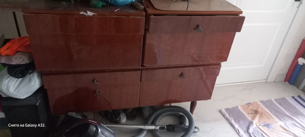 Даром трюмо и 2 тумбочка