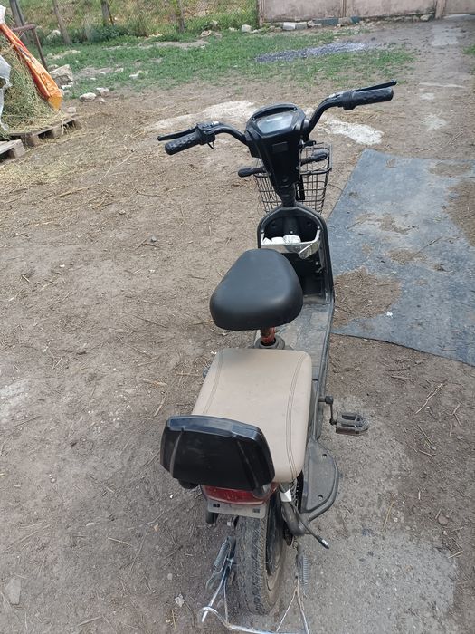 Vănd scuter electric cu semnalizări