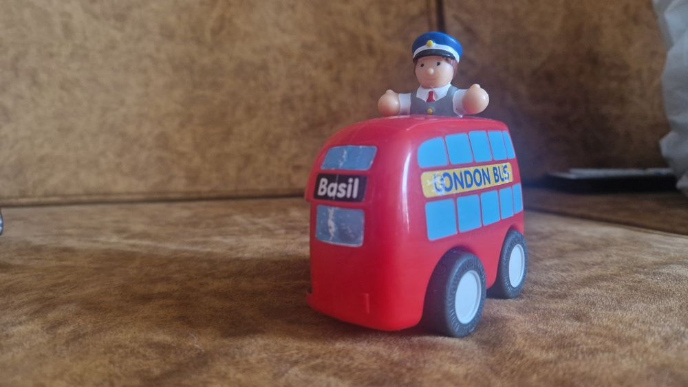 Играчки автобуси