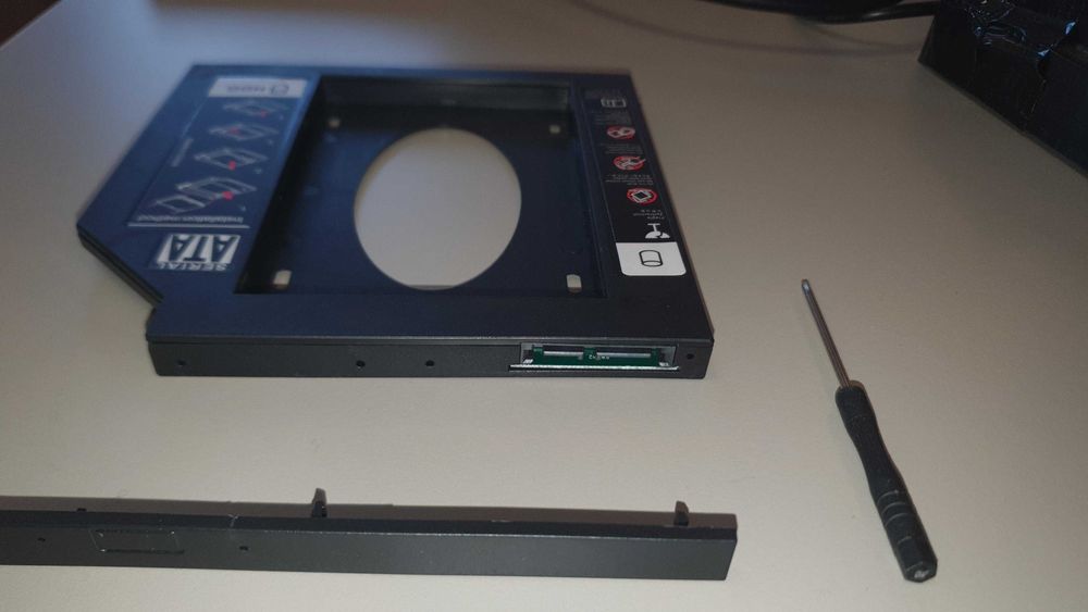Adaptor HDD Caddy HDD/SSD pentru unitati optice de tipul 9.5 mm