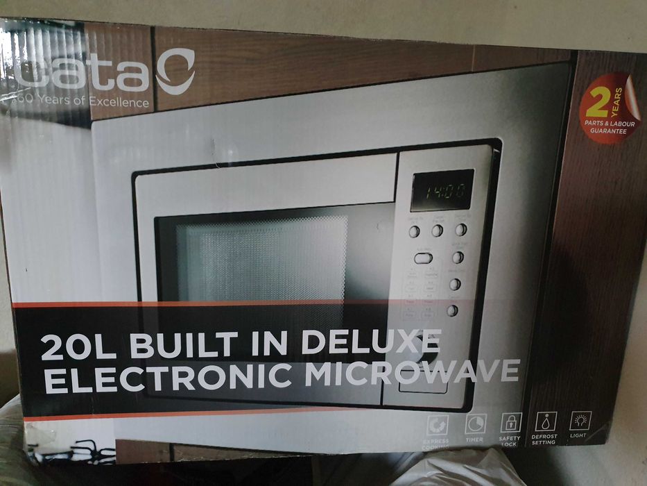 Cuptor cu microunde incorporabil Cata 20L 800W