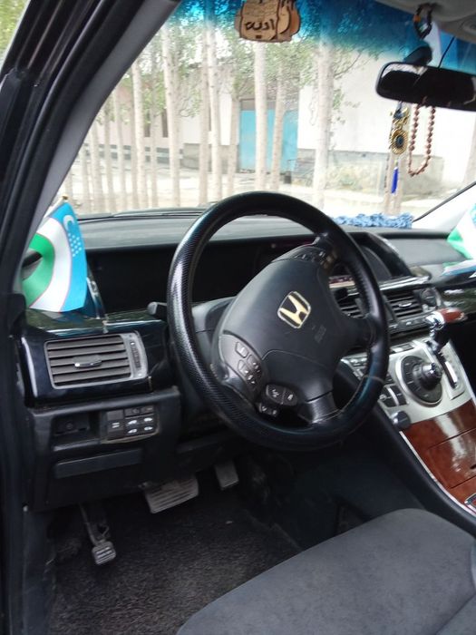 Honda elusion prestige 8 kishilik