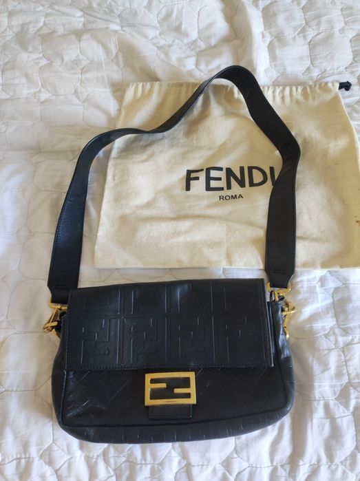 Продам кожаную сумку fendi