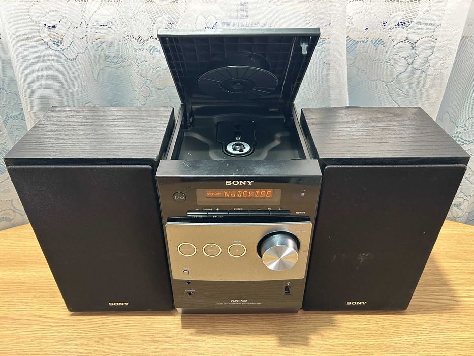 Mini-combina SONY cu USB si CD Mp3