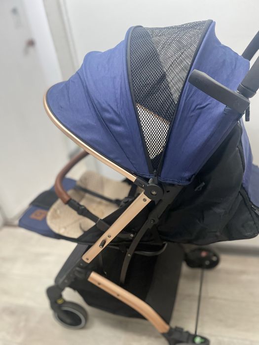 Продам прогулочную коляску