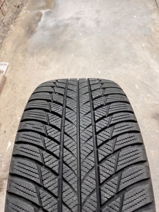 4 зимни гуми Bridgestone DriveGuard Winter 225/45 R17