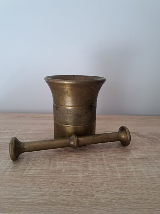 Mojar cu pistil din bronz