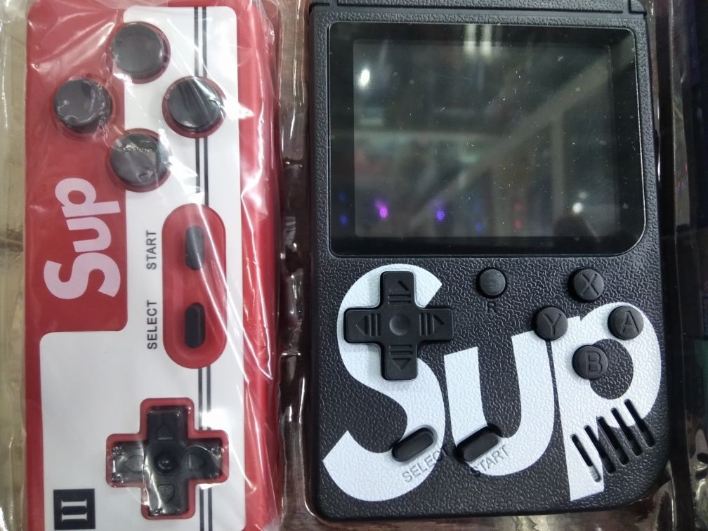 Портативная игровая приставка SUP Game Box со встроенными играми