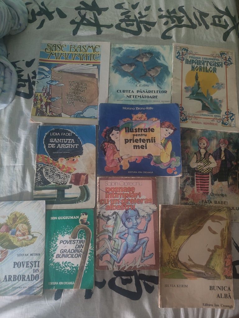 Lot format din 51 cărți pentru copii (apariții până în 1989)