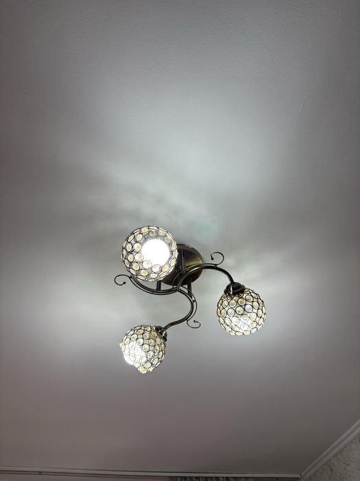 Срочно !продам люстру в хорошем состояние