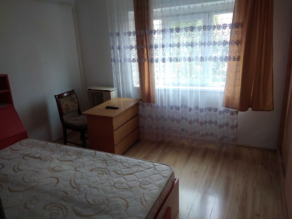 Particular închiriez apartament cu 2 camere