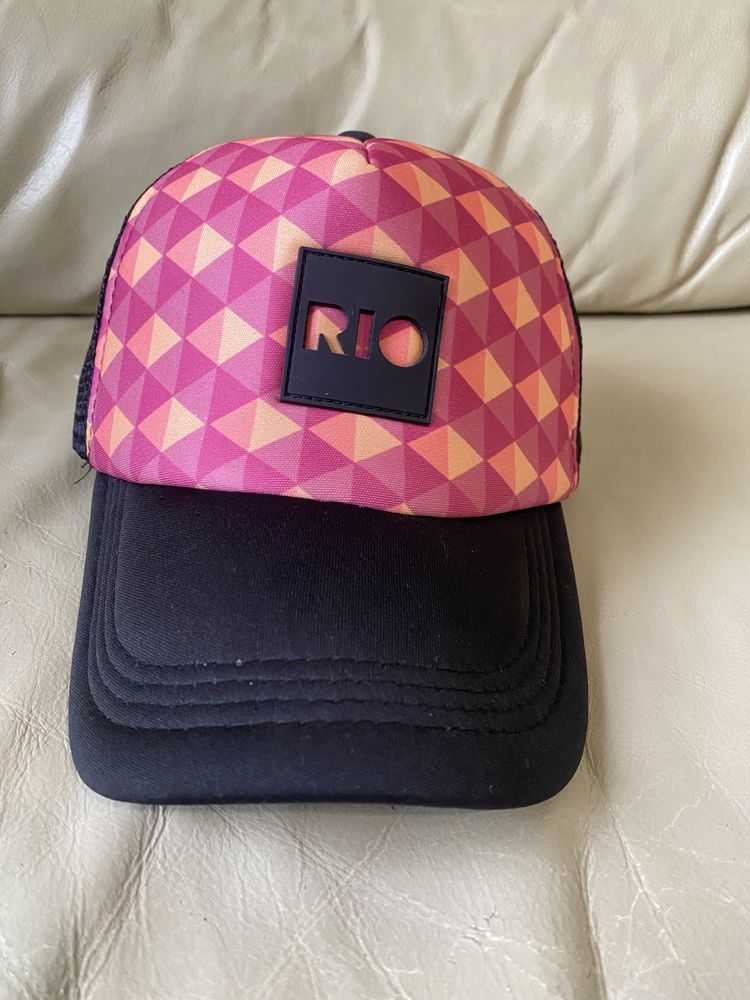 RIO - дизайнерска шапка с козирка
