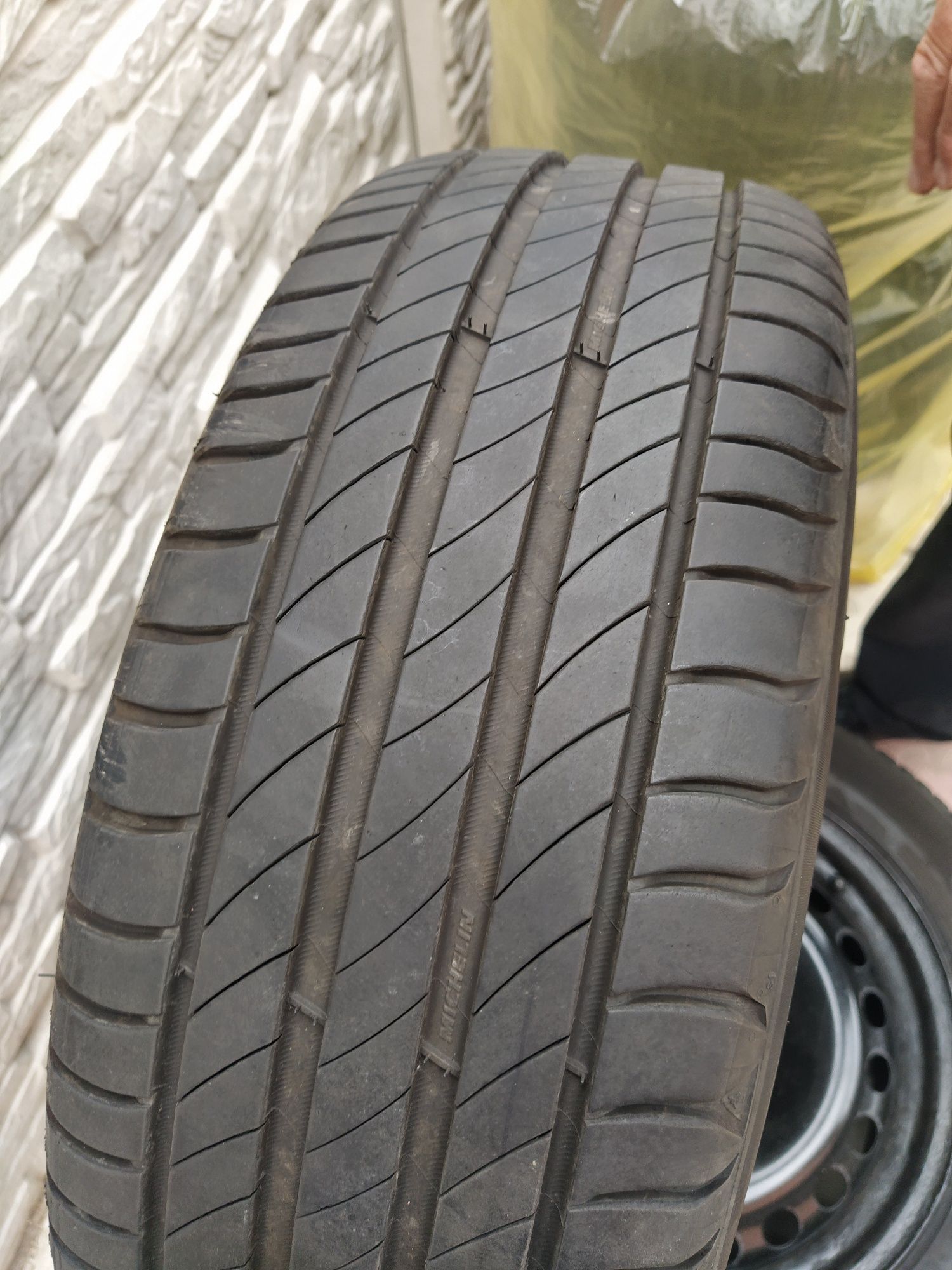 4 Jante tabla originale cu cauciucuri de vara ford