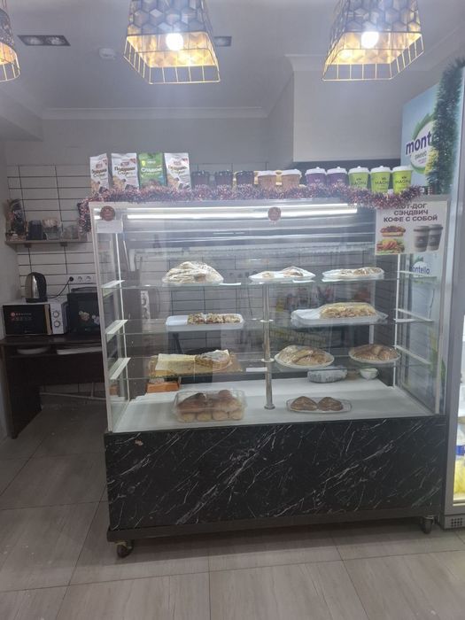 Витриный холодильник