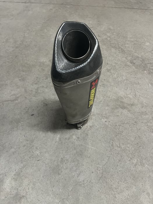 Крайно гърне за пистов мотор