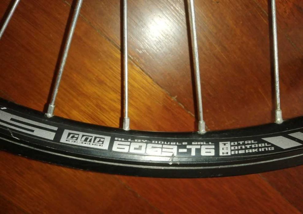 Продавам запазена малко употребявана капла 26 inch със спици