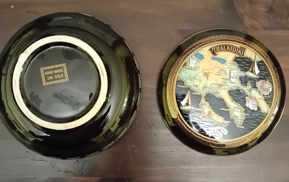 Caseta rotundă de portelan, cu capac, aurită, hand made, Grecia