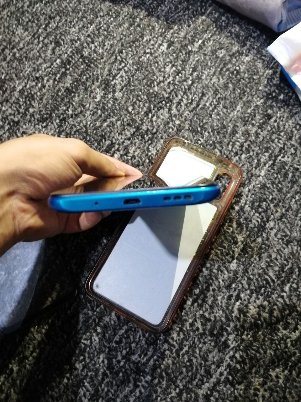 Redmi 9 A 4_64 xotira . Karobka bor ideal holatda hamma joyiga kafolat