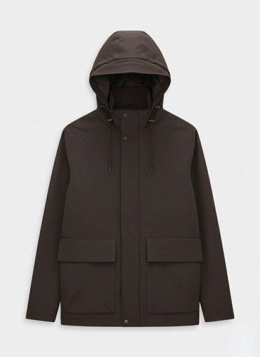 Geacă Zara cu glugă – impermeabilă, modernă, noua