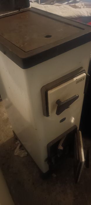 Soba încălzire lemn sau cărbune