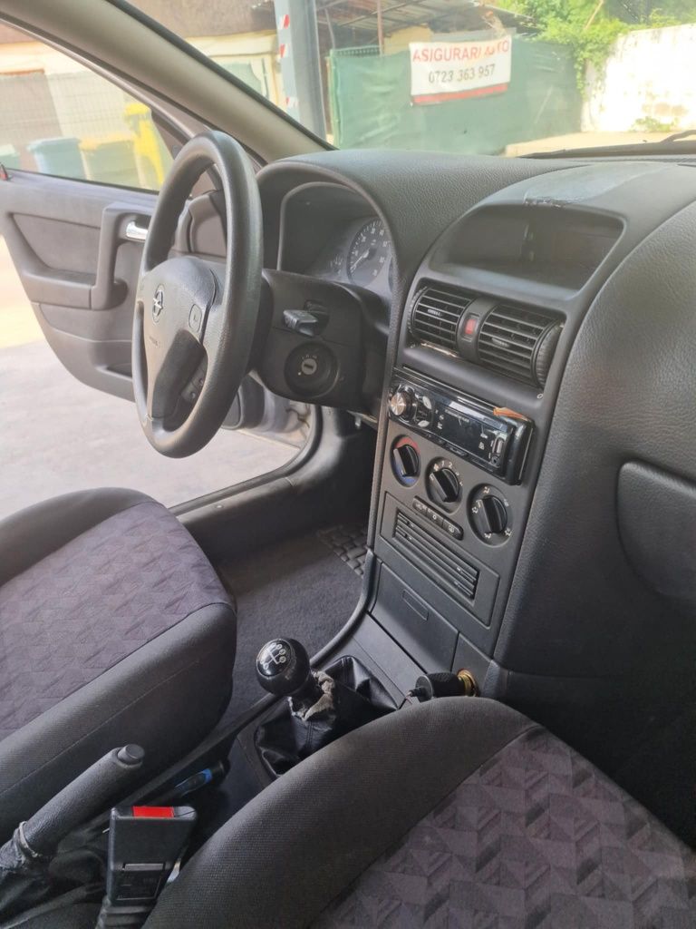 Vând Opel Astra G