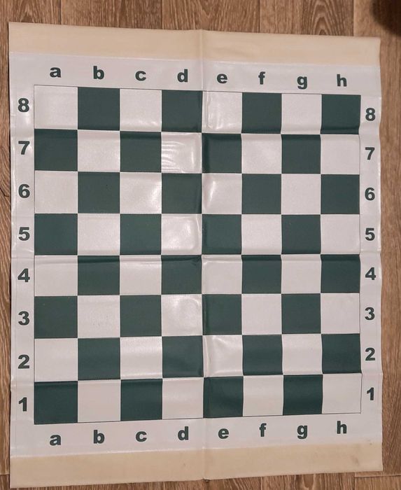 Виниловая шахматная доска в отличном состоянии