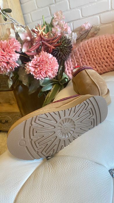 Апрески обувки н.37 / 39 UGG Tazz
