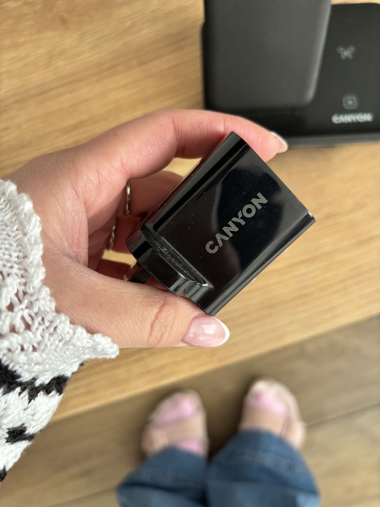 Canyon Wireless charger/ Безжично зарядно за Apple