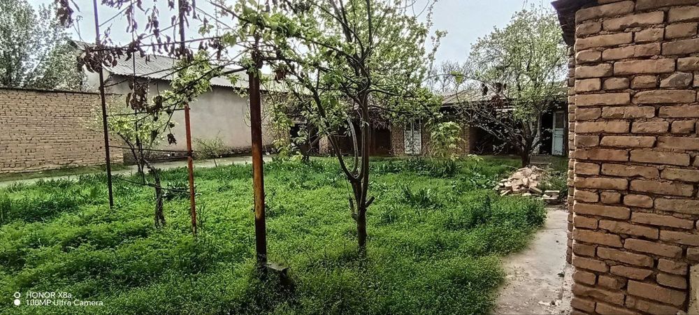 Arzon xovli kibray sentr da 7- sotux 8-xona sotiladi pul zarir