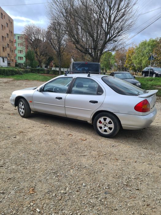 Vand ford mondeo 1,8 tdi si piese de schimb