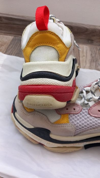 Balenciaga-Уникални