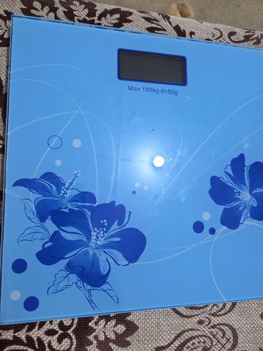 Весы напольные .