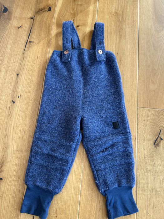 Pantaloni din lana fiarta