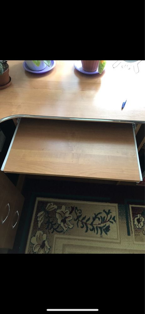 Б/у 5 створчатый шкаф, компьютерный стол с тумбой и угловая полочка