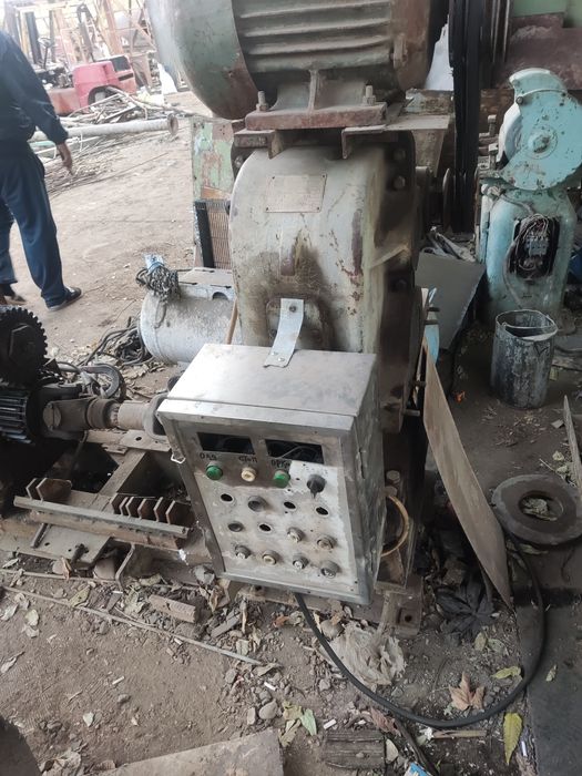 продается станок для выпрямления арматуры