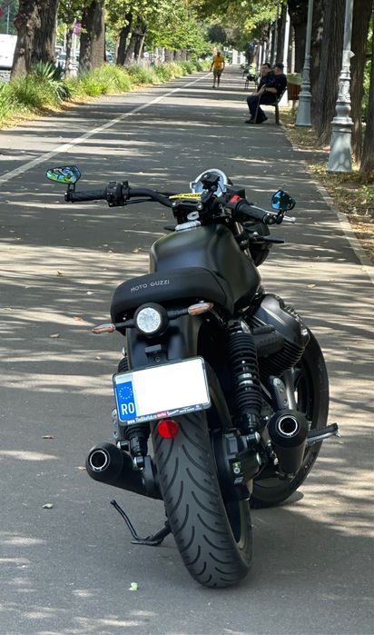 Moto Guzzi V7 Stone 2024