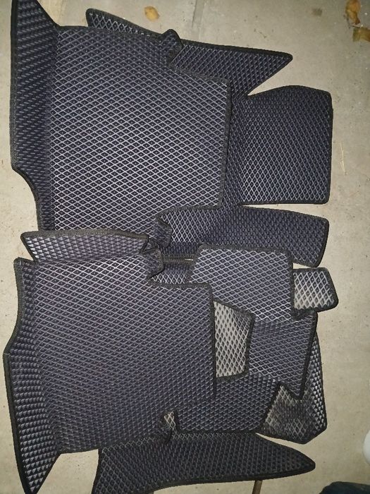 Продам ЕВА полики с бортикам.на Шкода Октавия а7.