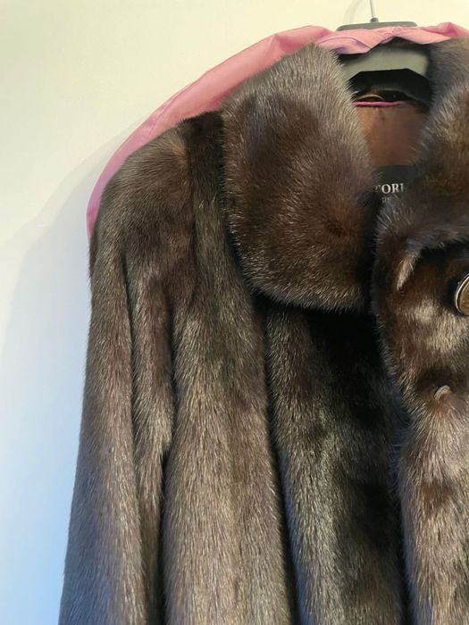 Срочно продам норковую новую шубу Kastoria. В отличном состоянии