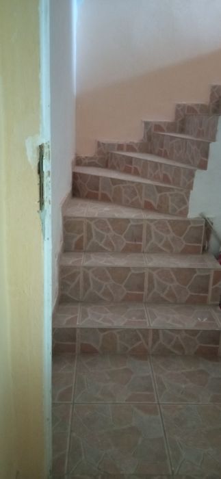 Inchiriez apartament 4 camere la casa