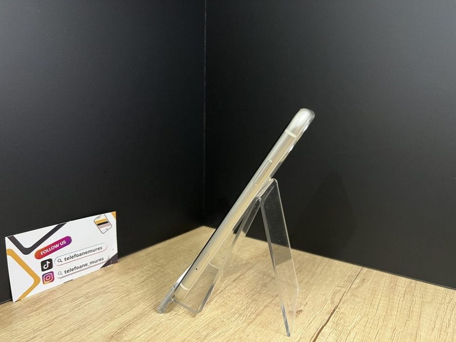 iPhone 11 64Gb White Second-Hand Foarte Bun 3 ani garanție, Telefoane