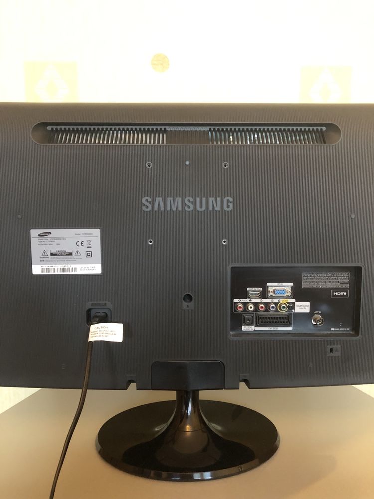 Телевизор “Samsung”