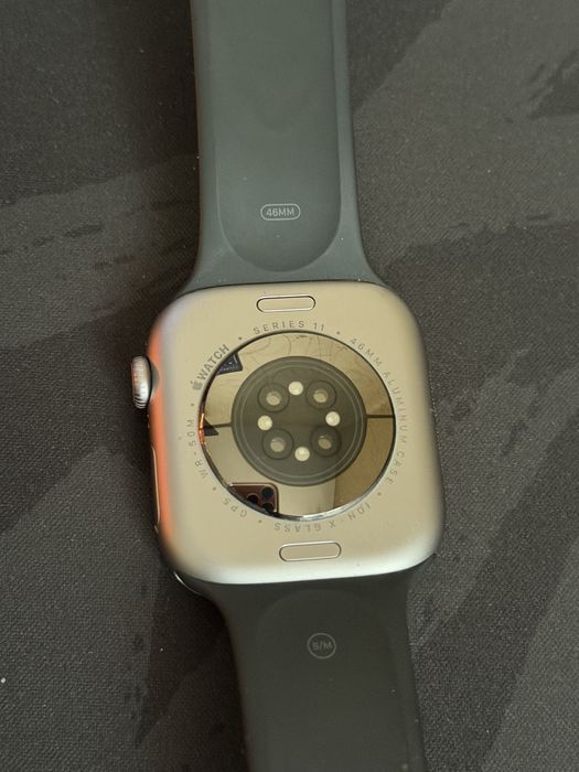 Apple Watch 11 46mm Space Gray