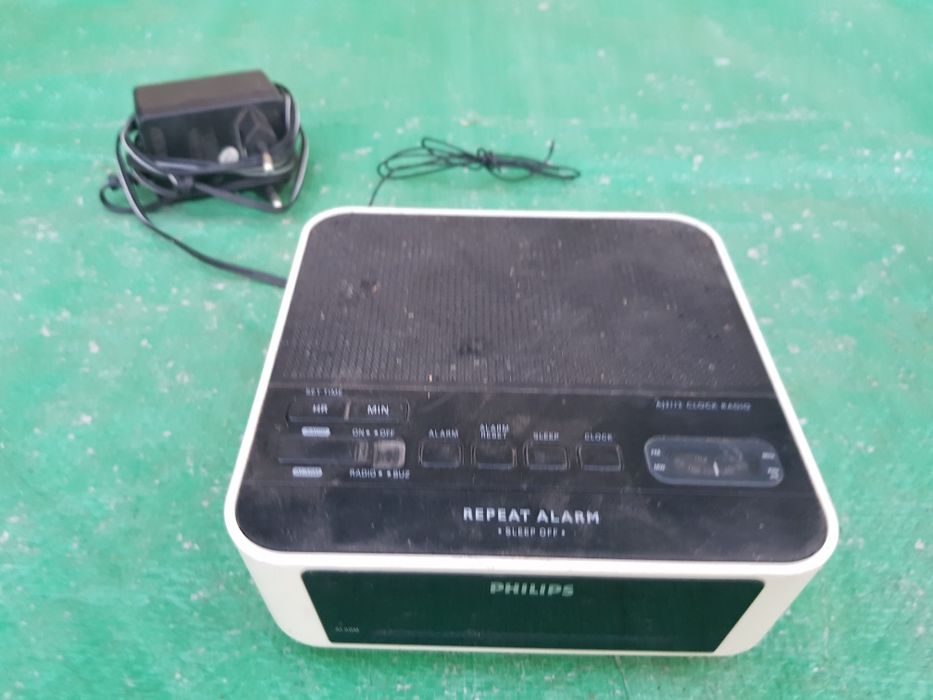 Radio philips cu ceas,model: AJ3112/12 
Philips 飞利浦; China
Radio cu ce