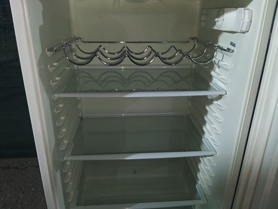 Продавам хладилник Körting с фризер