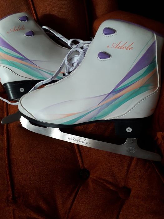Продам новые коньки