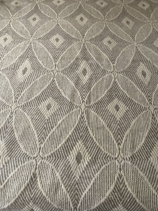 Вълнено одеало в бежово