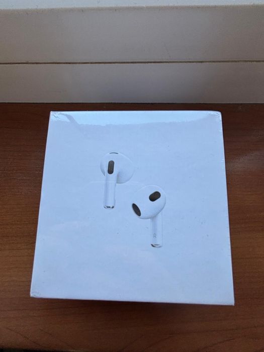 Airpods 4 noi, sigilate