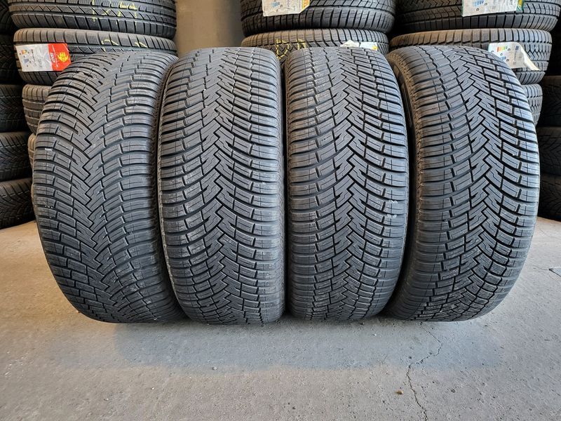 235/55/18 PIRELLI 4бр